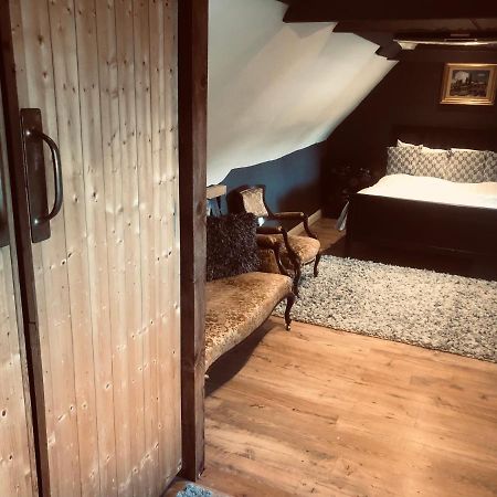 Tudor House - Double Room - Shared Bathroom Goff's Oak Esterno foto